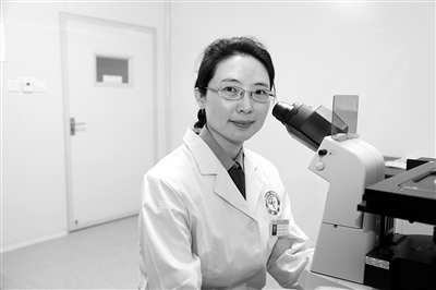 如何判断借卵试管婴儿后胚胎是否成功植入